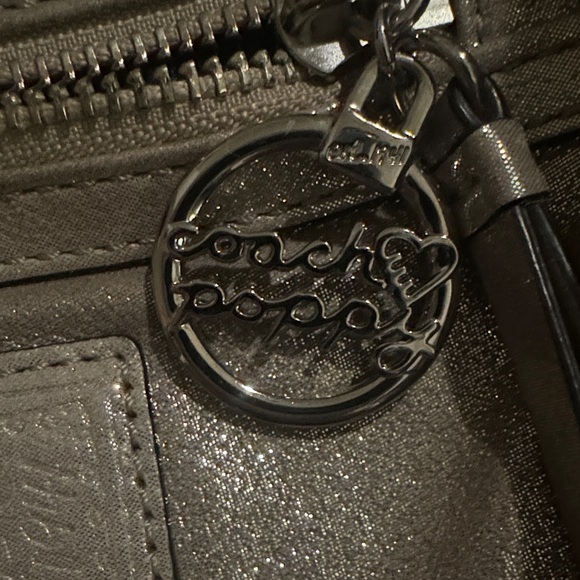 Coach Poppy Gold sparkling Bag‎ purse. EUC. Shiny with lots of room - Picture 2 of 7